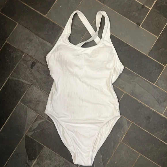 Andie swim The Tulum One Piece ribbed white one piece bathing suit - Picture 4 of 6
